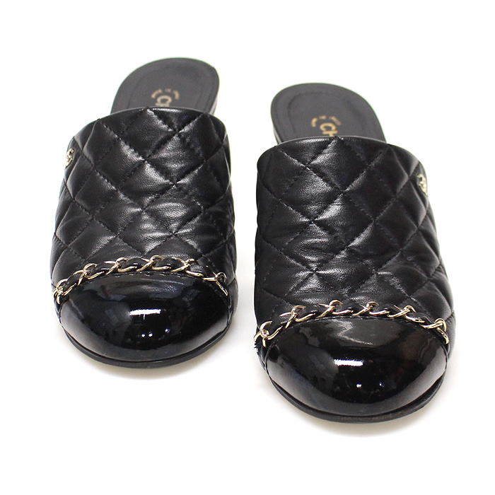 Chanel(샤넬) G32682 블랙 램스킨 퀄팅 페이던트 마트라세 금장 체인 뮬 여성 샌들 36C