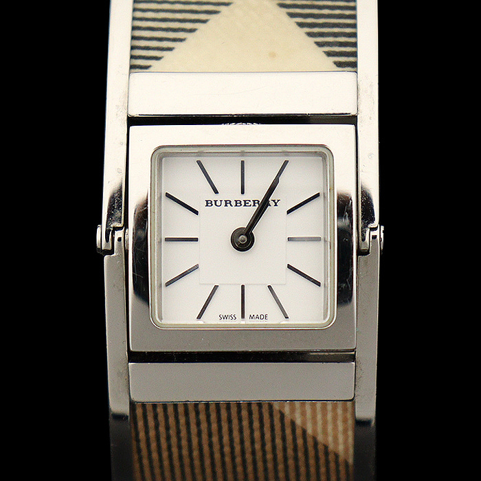 Burberry(버버리) BU4933 스틸 쿼츠 사각 체크 패턴 뱅글 팔찌 여성 시계